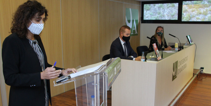 Un moment de la presentació dels dos darrers volums de la col·lecció 'Campus' de l'UdA.