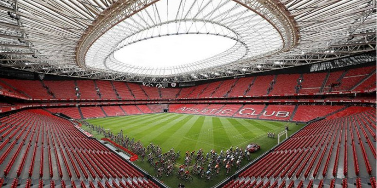 Inici de l’etapa 13 de La Vuelta 2019 a l’estadi de l’Athletic Club.