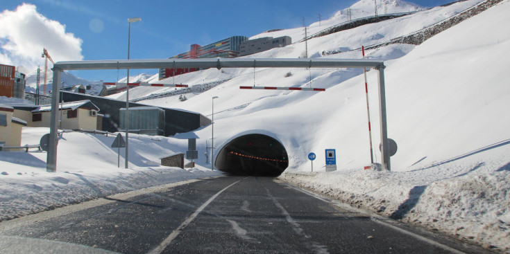 L'entrada del túnel d'Envalira.