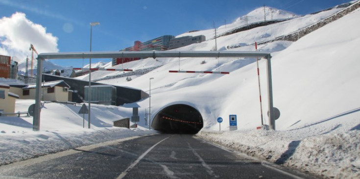 L’entrada del túnel d’Envalira.