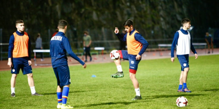 Entrenament a l’Estadi Comunal.