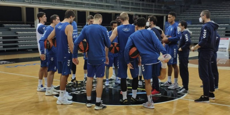 Els jugadors en un entrenament.