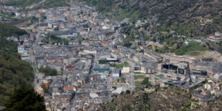 Imatge aeria d'Andorra la Vella i Escaldes-Engordany.