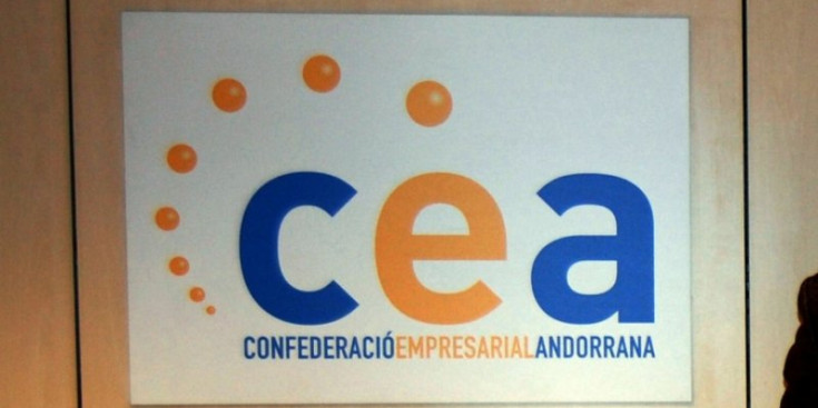 Logotip de la CEA.