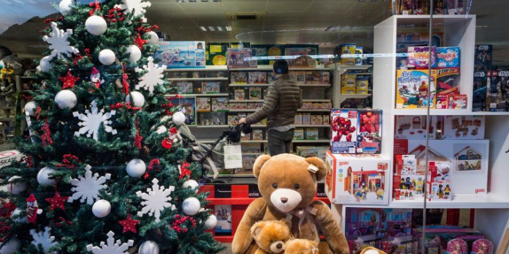 Imatge d'arxiu d'un aparador amb decoració de Nadal.