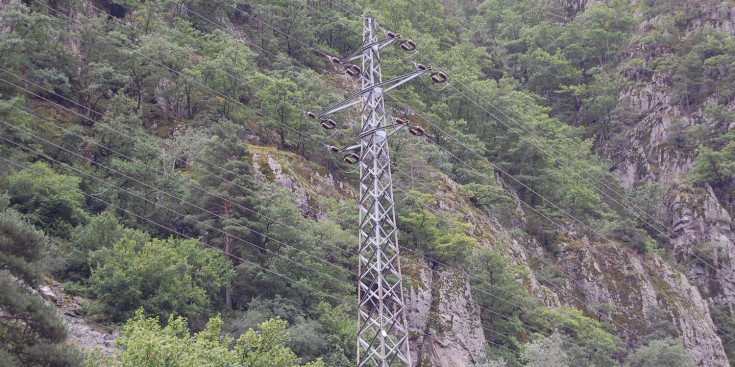 El consum d'energia també cau.