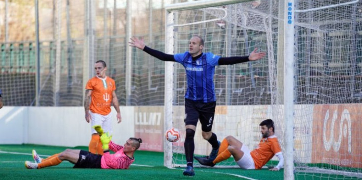 Ilde Lima celebra el seu gol contra el Sant Julià.