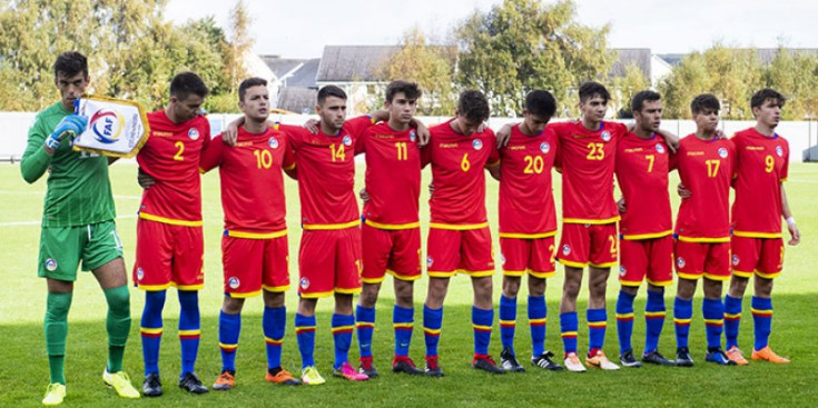 La selecció sub-19 a Escòcia l’any passat.