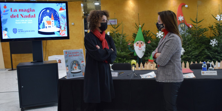 Laura Rogé i Mireia Codina durant la roda de premsa d’ahir al matí.