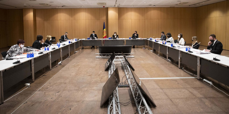 Els consellers comunals d’Andorra la Vella, durant el Consell de Comú celebrat al Centre de Congressos.