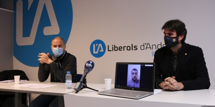 Gerard Estrella, Guillem Forné i Toni Puig durant la roda de premsa de balanç del 2020.