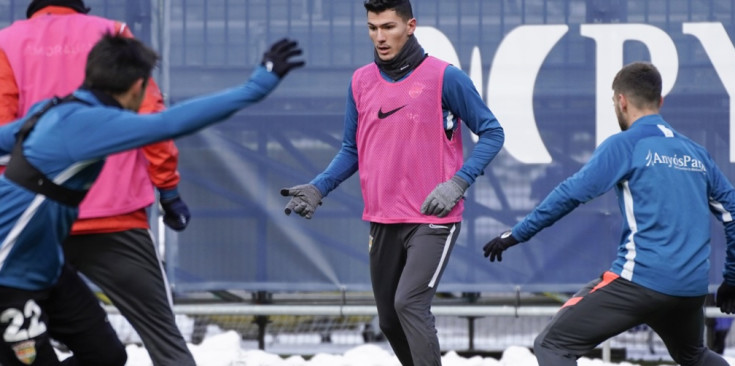 Alguns jugadors de l’FC Andorra durant un entrenament.