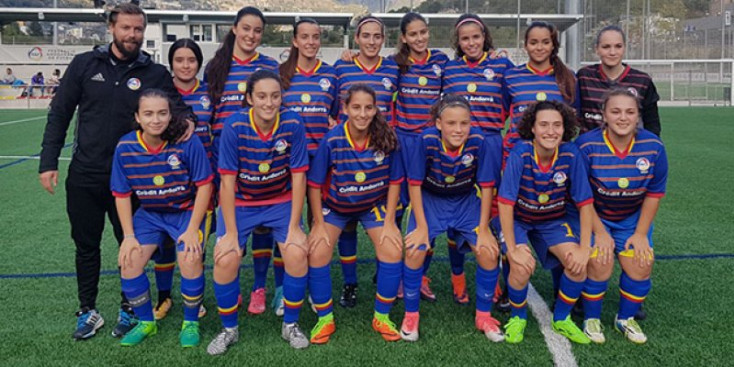 L’Enfaf femení abans d’un partit.