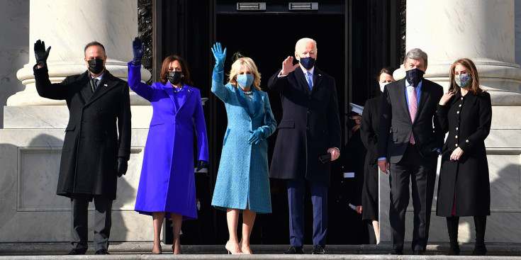 Joe Biden i Kamala Harris amb les seves parelles en l'acte de proclamació de Biden.