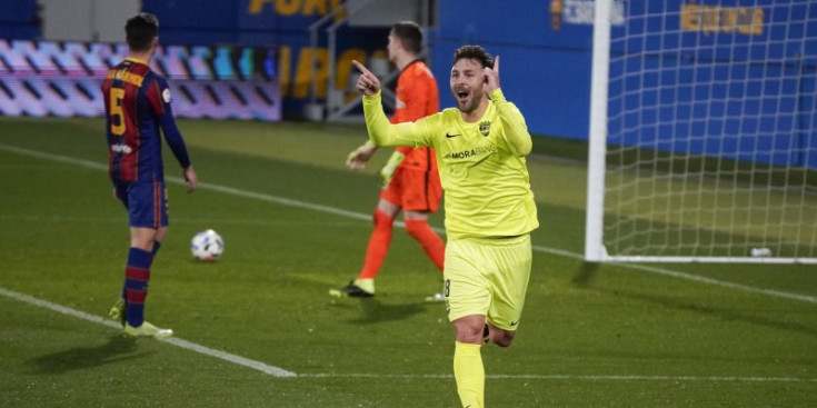 Víctor Casadesús celebra el gol contra el Barça B.