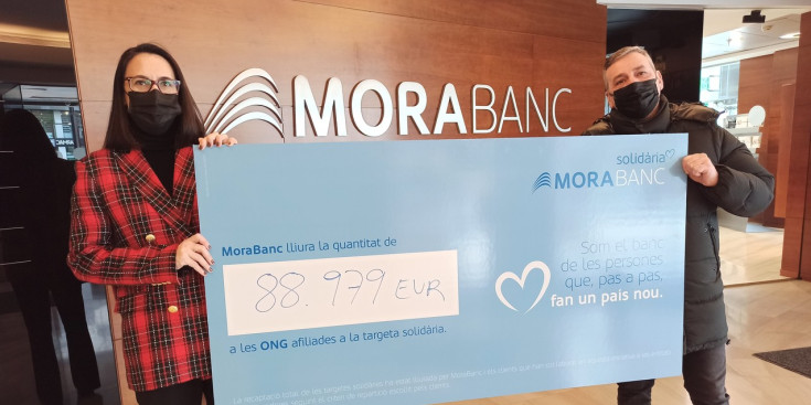 Marta Riera, directora de Banca País de MoraBanc, i Miquel Espiño Coedo, representant dels clients de MoraBanc.