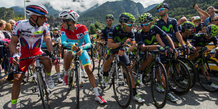Purito Rodríguez, Fabio Aru, Alejandro Valverde i Nairo Quintana, abans de prendre la sortida de la dotzena etapa des d’Escaldes-Engordany.