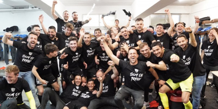 L’FC Andorra celebrant l’ascens al vestidor.