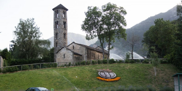 L’església de Santa Coloma.