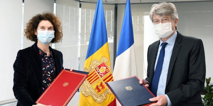 La ministra d'Afers Exteriors, Maria Ubach, i l'ambaixador de França a Andorra, Jean-Claude Tribolet.