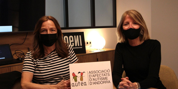 La vocal i la presidenta d’Autea, Anna Muñoz i Inés Martí.