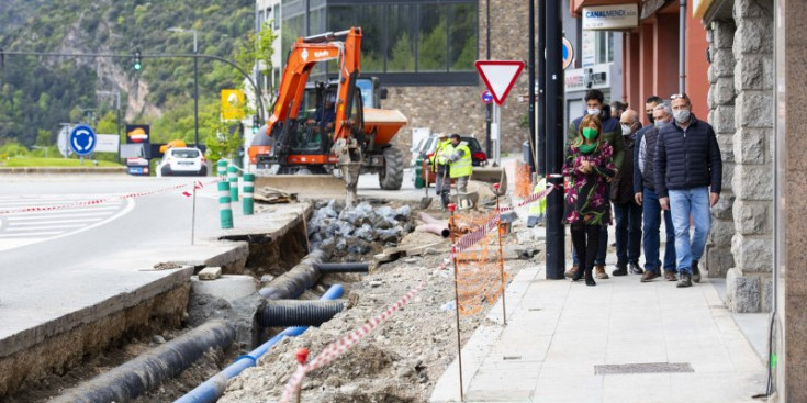 Visita dels responsables del Comú d’Andorra la Vella, ahir en la visita a les obres.