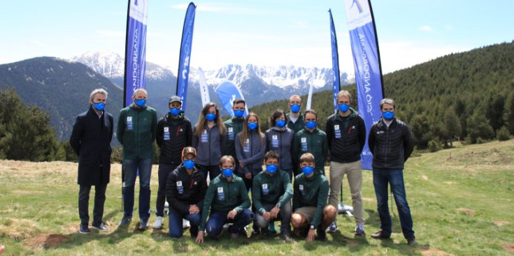 L’equip nacional de curses de muntanya durant la presentació.