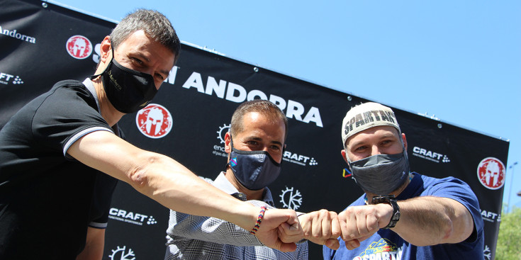 Torres, Marot i Sanz en la presentació de l’Spartan Race que tindrà lloc a Encamp aquest cap de setmana.