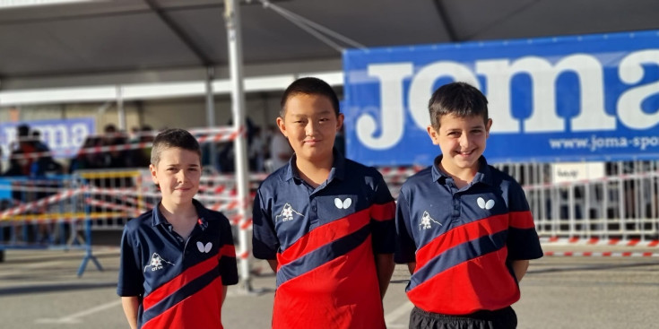 Oriol Martínez, Zou Tianxiang i Pep Garralla durant el campionat.