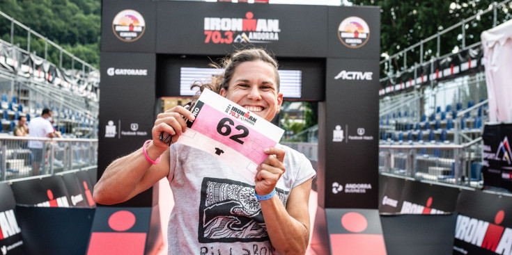 33 Una atleta preparada per al triatló.