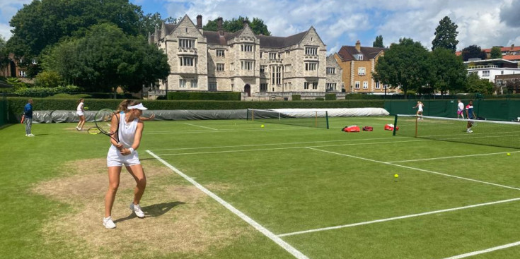 Vicky Jiménez, en un partit del Wimbledon júnior.