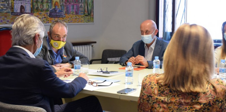 Josep Maria Argimon, Jordi Fàbrega i Joan Martínez Benazet, en un moment de la trobada.