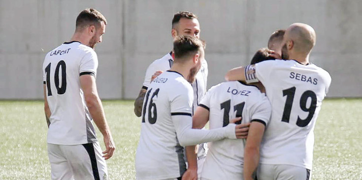 Jugadors de la UE Engordany en un partit.