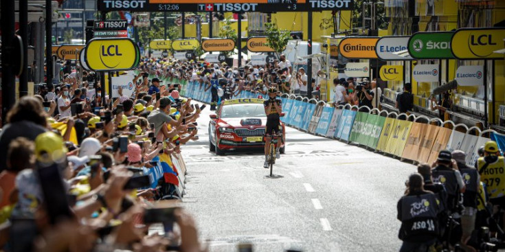 Kuss entra com a primer en l’arribada d’etapa a Andorra la Vella.