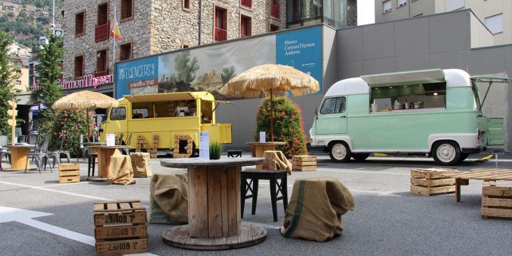 Algunes de les 'food-trucks' que es van instal·lar a Escaldes-Engordany en el marc del programa Sabors d'Estiu.