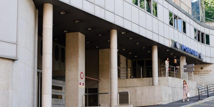 a façana del despatx de la policia a l'edifici administratiu de l'Obac.