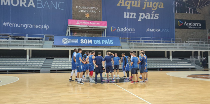 El MoraBanc en l'entrenament previ a la disputa de la Lliga Catalana.