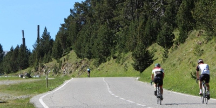 Carretera de Montaup abans d’arribar al Roc del Quer.