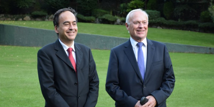 El secretari general del TAPA, Juan Pablo Correa, i el president, Pierre Raoul-Duval.