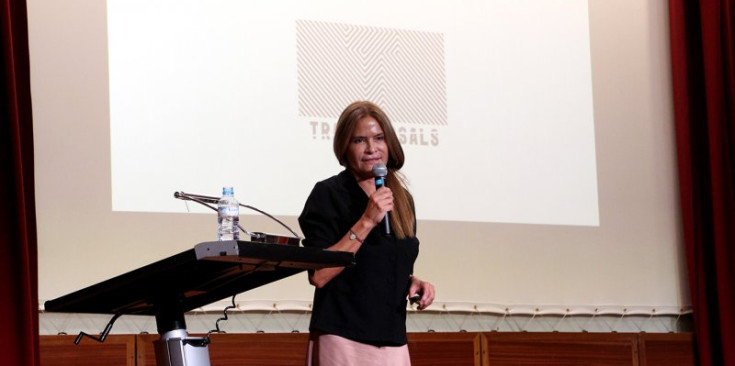 L'arquitecta i urbanista Carmen Santana, durant la xerrada al cicle Transversals.