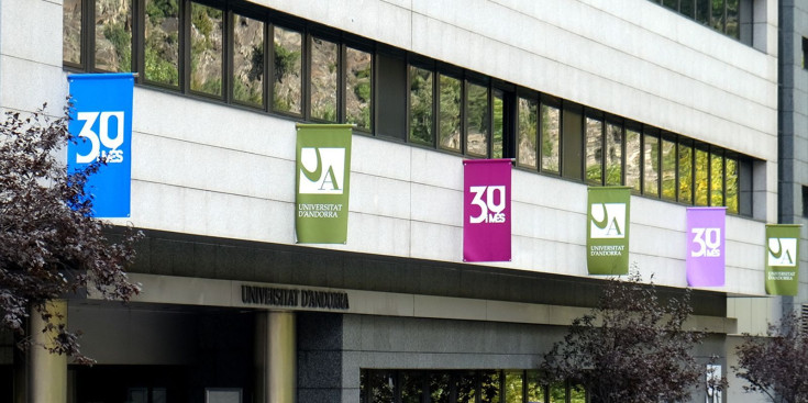 La façana de l'edifici de la Universitat d'Andorra.