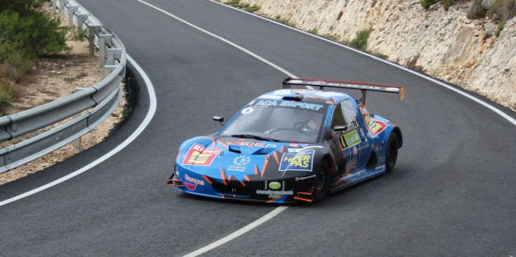 Edgar Montellà amb el seu vehicle durant la darrera cursa del CEM.