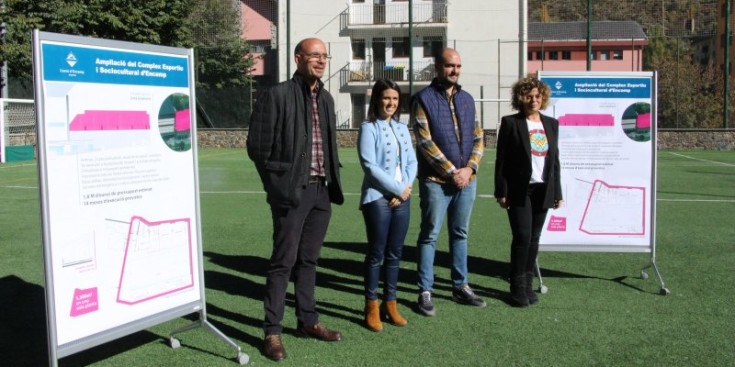 Un moment de la presentació de la reforma del complex esportiu, ahir.