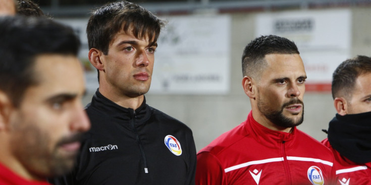 Iker Álvarez de Eulate i Marc Vales en l’entrenament previ al partit davant Polònia.
