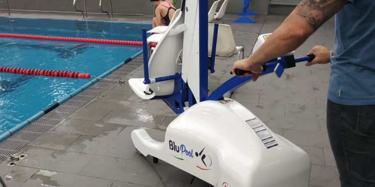 L'elevador que ha instal·lat el comú d'Escaldes-Engordany a les piscines.