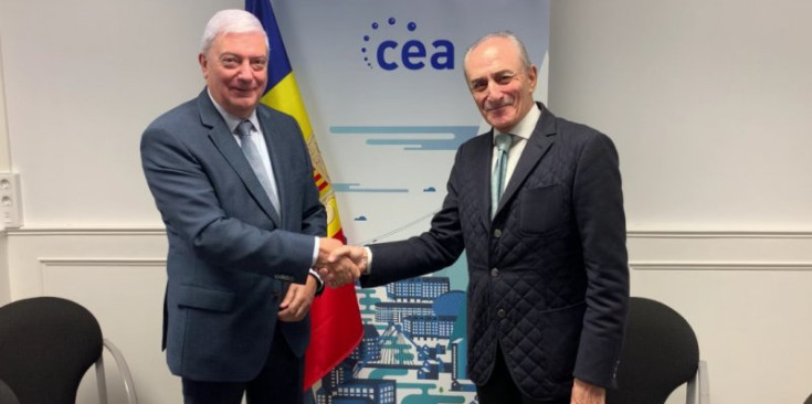 El president de la CEA, Gerard Cadena, i el president de Fundibeq, Joan Luis Martín, en la trobada d’ahir.