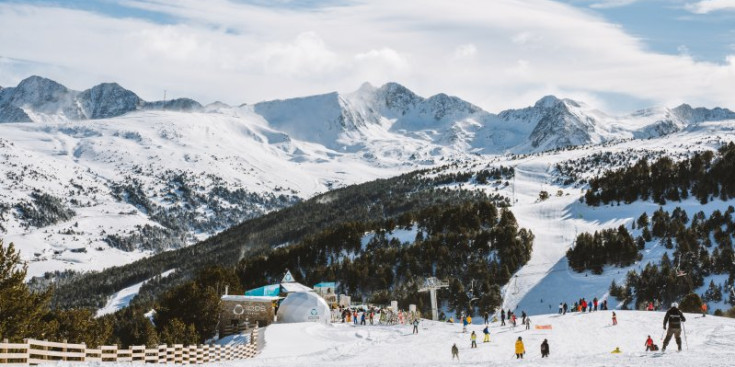 Esquiadors a una de les pistes de Soldeu.