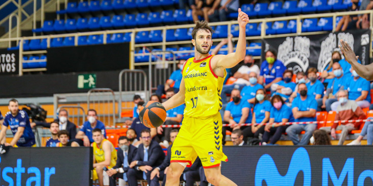 Sergi Garcia en un partit amb el MoraBanc aquesta temporada.