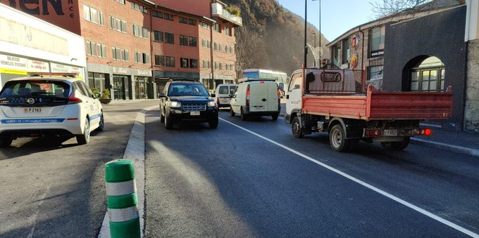 L'avinguda d'Enclar de Santa Coloma.