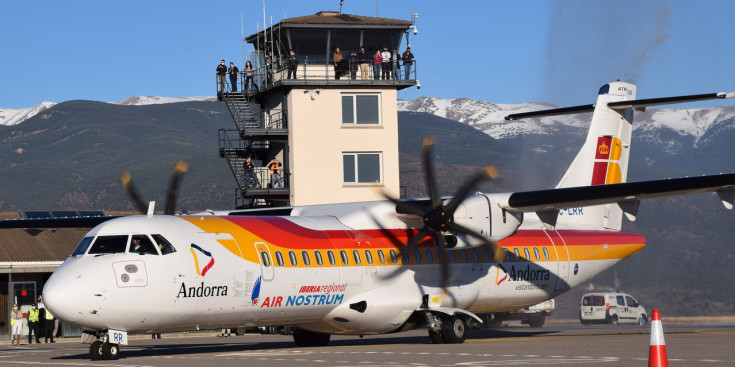 L'avió d'Air Nostrum que fa la línia Madrid-La Seu.